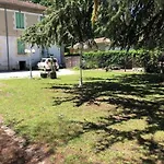 Le Parc Aux Cedres Laroque (Herault)