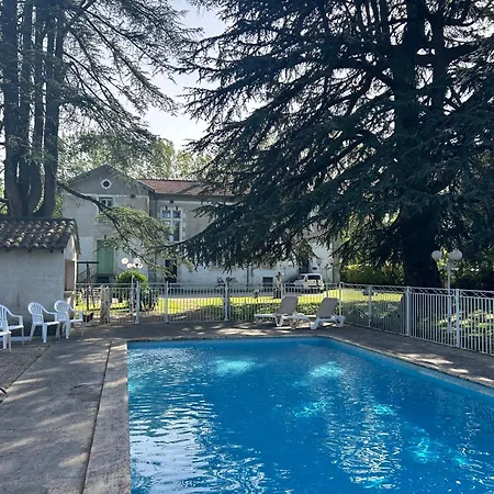 Le Parc Aux Cedres Laroque (Herault)