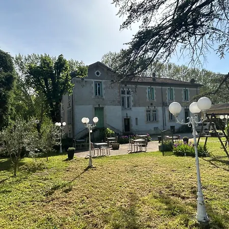Le Parc Aux Cedres *